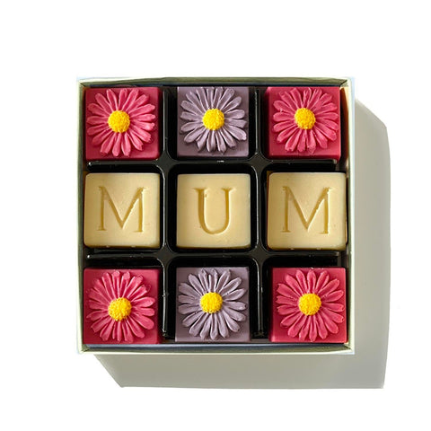 White Chocolate Mum & Flowers