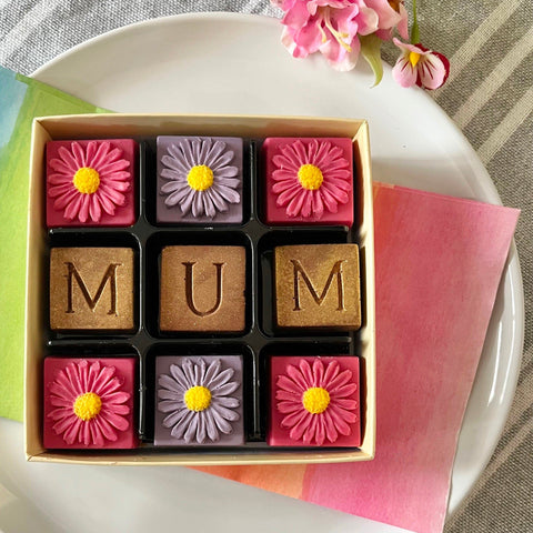 Milk Chocolate Mum & Flowers